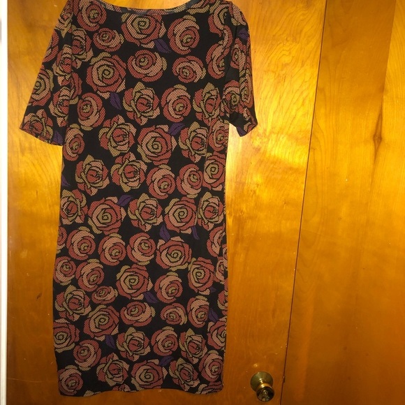 𝅺LuLaRoe Julia Dress Black Orange roses XL fitted - Picture 2 of 4